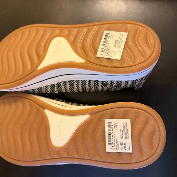 Clark’s loafers Women’s size 6W - Picture 2 of 6